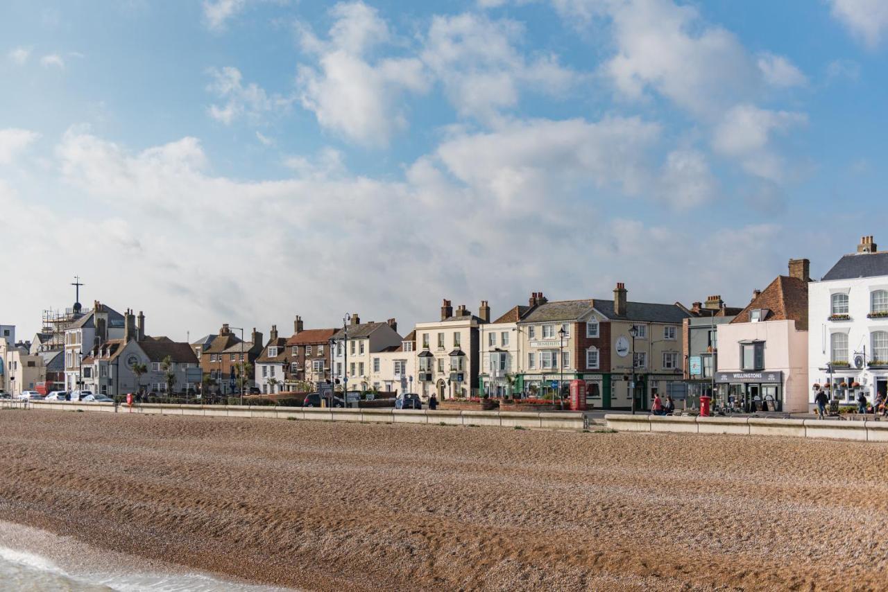 Pier View - Beautiful Sea View Apartment In Deal Dış mekan fotoğraf